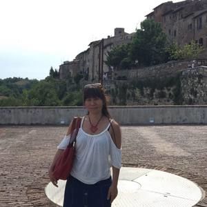 Meet your Posher, Emilia